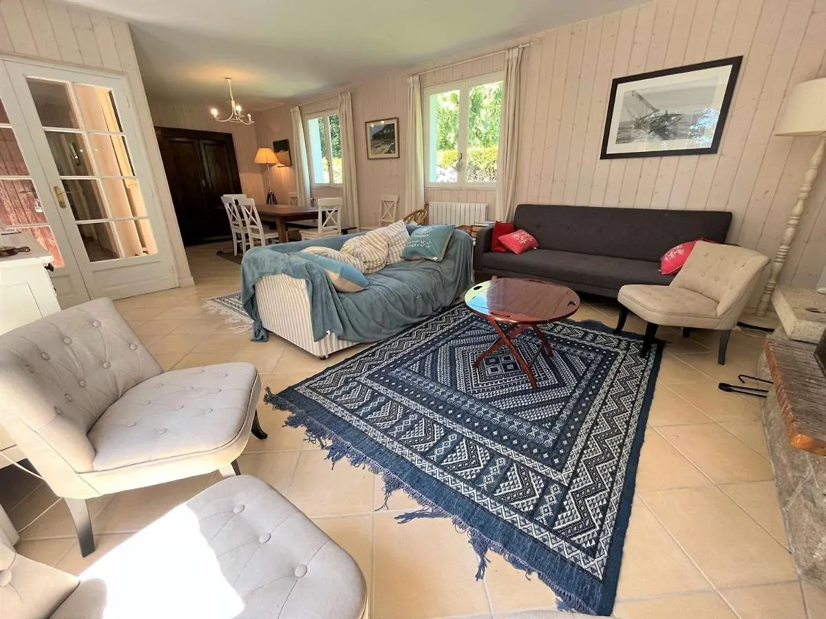 Grande Maison Familiale A 800M De La Plage De Kermor Avec Jardin - Fr-1-481-122 Combrit 0*,  France